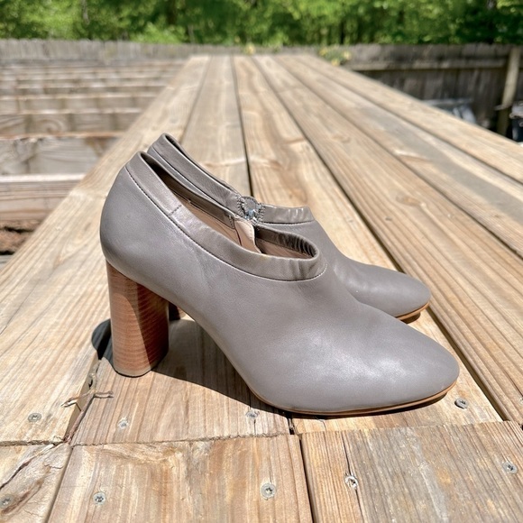 Clarks Shoes - Clark’s Narrative Genuine Leather Almond Toe Stacked Heeled Ankle Booties